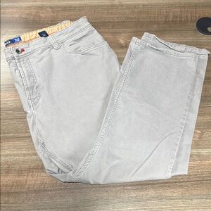 IZOD—Men's Gray Pants— W40xL30